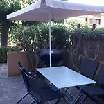 Studio Cabine Avec Jardinet A 30 M De La Plage, Au Calme.