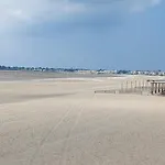 T2 Moderne, Lumineux, Proche De La Mer Et Des Principaux Acces Routiers