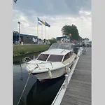 Bateau Authentique Et Confortable