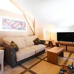 Two Internally Connecting 2-Bed Apartments With Shared Private Entrance