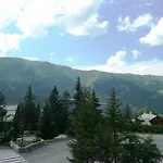 Appartement 4 Pers Avec Balcon, Proche Pistes Et Commerces A Meribel - Fr-1-411-152