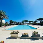 Les Capitelles Bord De Plage Avec Grande Piscine - Vue Montagne