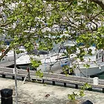 Le Gabut Vue Port