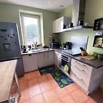 Maison Chaleureuse Avec Grand Jardin, 5 Minutes A Pied De La Plage Des Sables Blancs