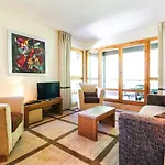 Spacious Family 2-Bed, 2-Bath With Parking, Private Piste