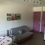 Appartement Spacieux Au Calme Et Face A La Pinede A 2 Minutes De La Plage