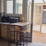 Narbonne Agreable Duplex Avec Veranda Et Cour Interieure