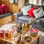 Chalet Himalaya , 10 Person Chalet With 5 Ensuite Bedrooms And Outdoor Jacuzzi In Meribel Centre
