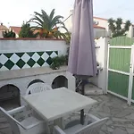 Coquet F2 Avec Petite Terrasse