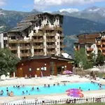 Appartement Refait A Neuf, Centre Station, Balcon Sud, Parking Inclus - Fr-1-513-57