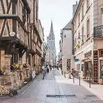 Beautiful Apartment Renovated In Bayeux
