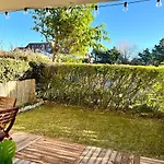Perle Marine Au Pied De La Plage