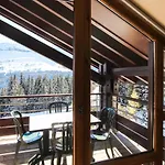 Beautiful One-Bedroom Apartment With Fireplace And Stunning Views