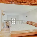 Nice Flat On The Port Of Sanary