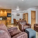 Villa Vallet- Newly Renovated 2 Bedroom Nestled Just Off The Main Street
