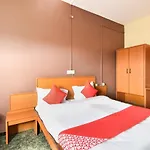 Oyo 63264 Hotel Shamiana