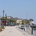 Joli Appartement Avec Terrasse Proche Port