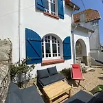 Les Clapotis Rue Du Phare Quiberon