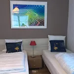 Family House With Balcony Garden Wi Fi