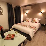 La Chambre Des Onglous