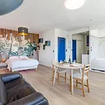 Aurora Lov'Room Proche De Saint Charles