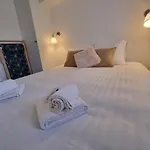 Apartment Well Equipped Near Beach