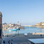 Le Phare Du Pollet