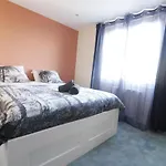 Appartement Lumineux, Proche Du Centre Ville, Parking Prive