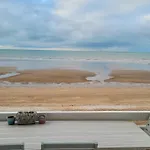 Les Pieds Dans L'Eau