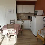 Beau Studio Avec Piscine Quartier Du Golf, A 50M De La Mer