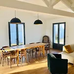 Maison Familiale, A 100 Metres Plage.