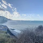 La Vue Mer Des Deux Cotes Le Treport Cayeux