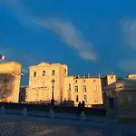 Un Oasis Au Coeur De La Vieille Ville, Classe 4 Etoiles