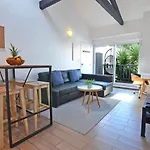 Argia Cozy & Modern Apartment With 2 Bedrooms - Balcony - City Center