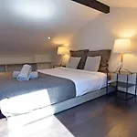 Argia Cozy & Modern Apartment With 2 Bedrooms - Balcony - City Center