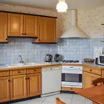 Cozy Home In Pleubian With Kitchen