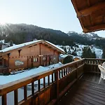 Chalet Mitoyen A La Clusaz, Ideal Famille, 6 Voyageurs, 3 Chambres, Proche Pistes - Fr-1-304-277