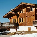 Chalet Mitoyen A La Clusaz, Ideal Famille, 6 Voyageurs, 3 Chambres, Proche Pistes - Fr-1-304-277