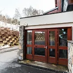 Cosy Studio With Terrace And Private Parking In A Quiet Area