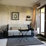 Studio En Rez De Jardin -