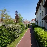 Appart Residence Proche Plage Avec Piscine Et Parking Couvert Prive