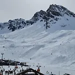 Tignes Rond Point Des Pistes Vue Panoramique Au Soleil