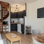 Au Coeur Des Remparts De Guerande: Logement Pour 4