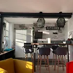 La Loge Des Artistes