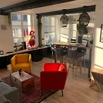 La Loge Des Artistes