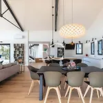Villa Parlementia - Architect Designed House-Heated Pool Ac