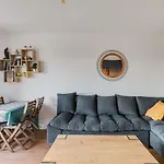 Appartement 2 Chambres, Dernier Etage, Parking Gratuit Dans Residence, Balcon & Coucher De Soleil