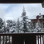 Stylish Ski-In Ski-Out 3 Bed Apartment, Arc 1950