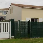 Charmante Maison De Vacances Proche Mer Commerces Avec Piscine Et Wifi Gratuit