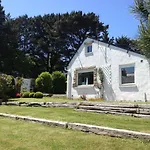 Comfortable Holiday Home With Fantastic Sea View